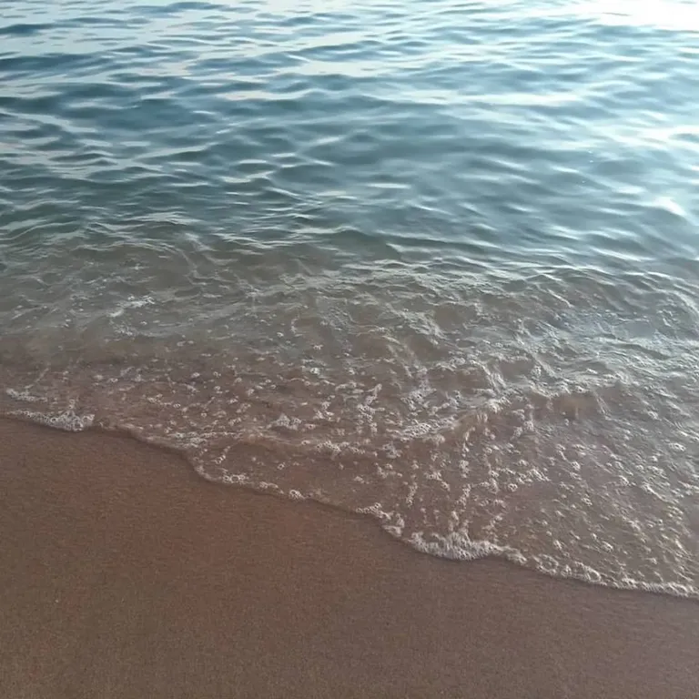 Студия с фронтальным видом на море