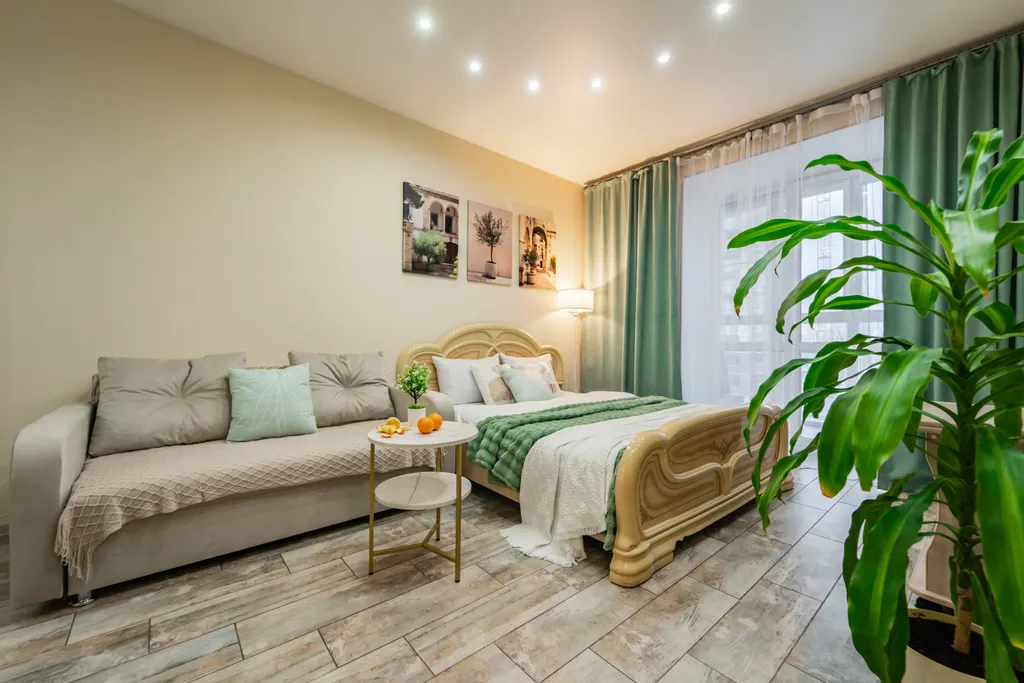 Панорамные окна в пол с потрясающим видом на закат