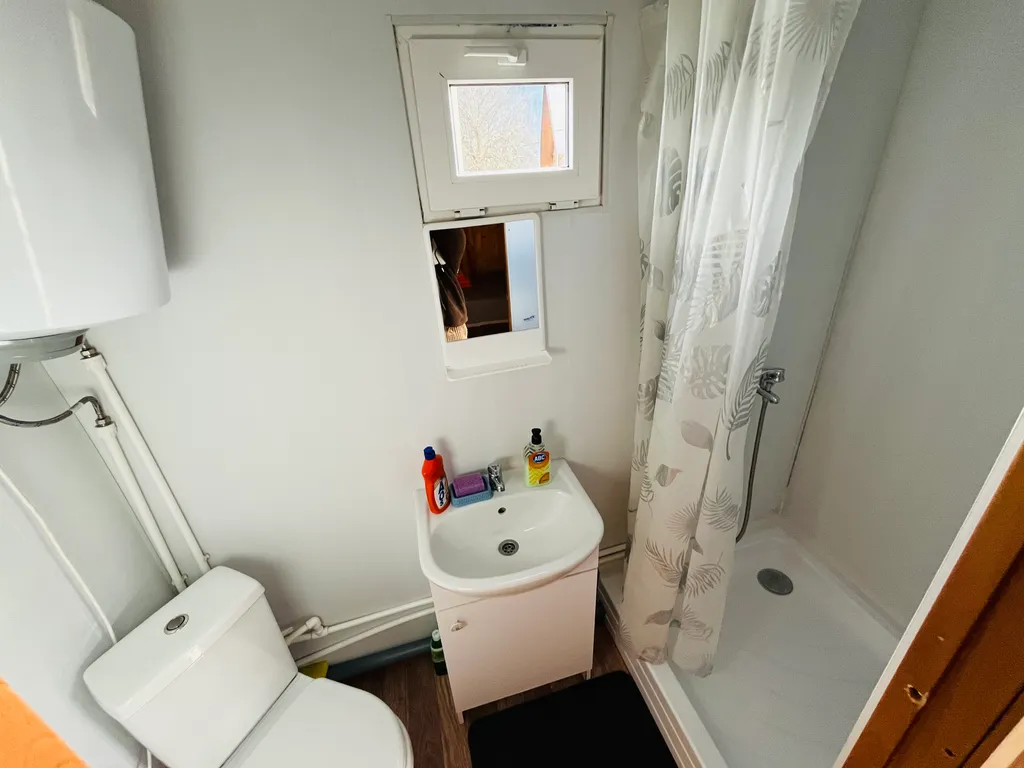 Двухместный небольшой домик