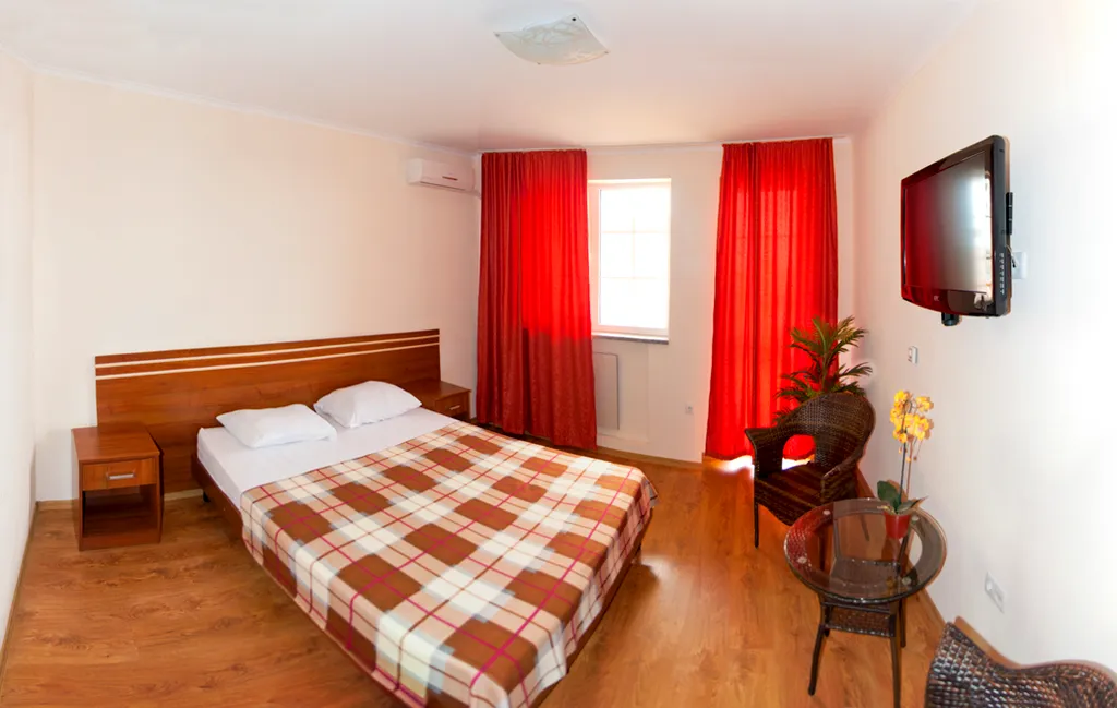 Квартира Комната — аренда посуточно в Новофёдоровка