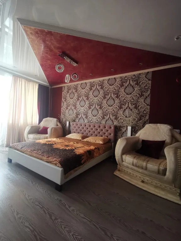 Дизайнерская квартира возле Бума