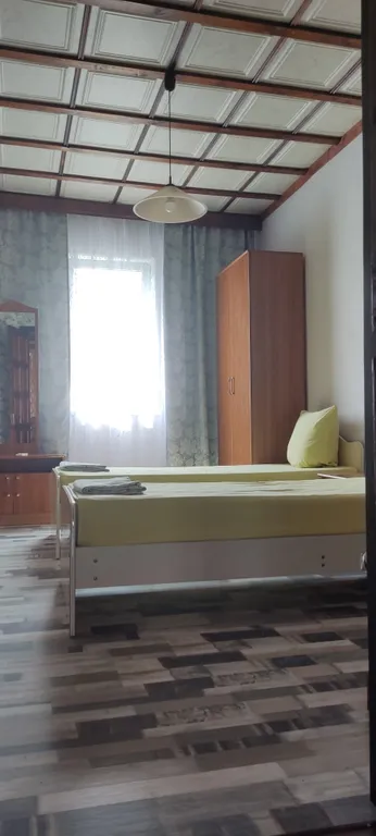 Дом с отдельным входом и двором