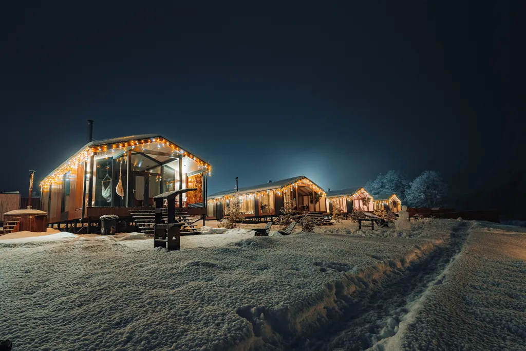 Дом с видом на лес и реку