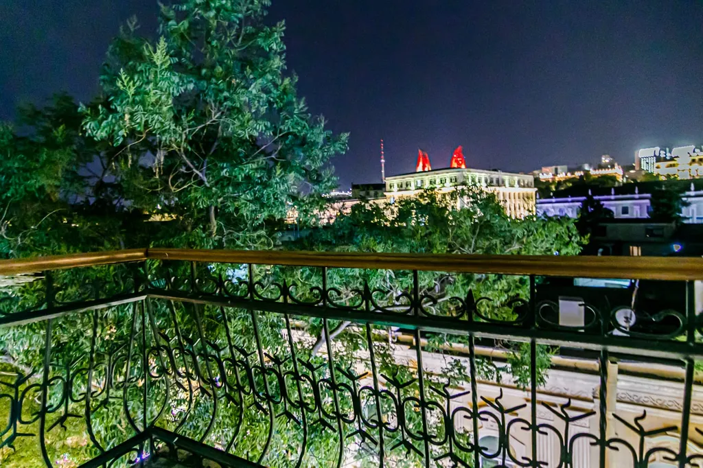 Turquoi̇se apartment