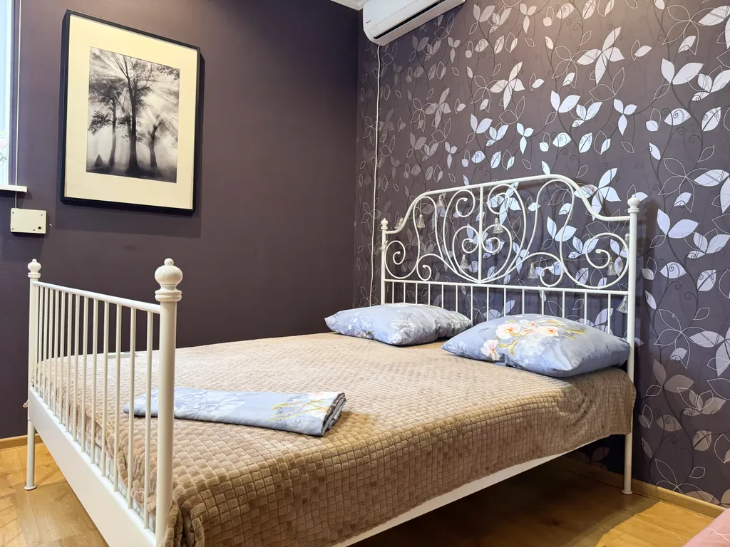 Дом с бассейном у парка Галицкого