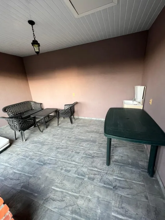 Домик рядом с морем