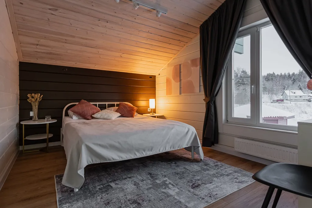 Новый дом с видом на озеро, сауной, гриль-домом и детской площадкой