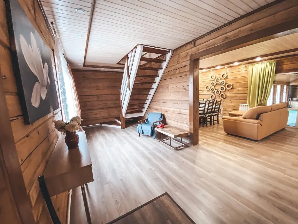 Уютный домик с красивой территорией