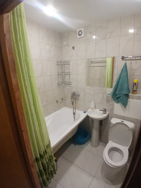 Двухкомнатная квартира в самом центре Кабардинки с большим балконом