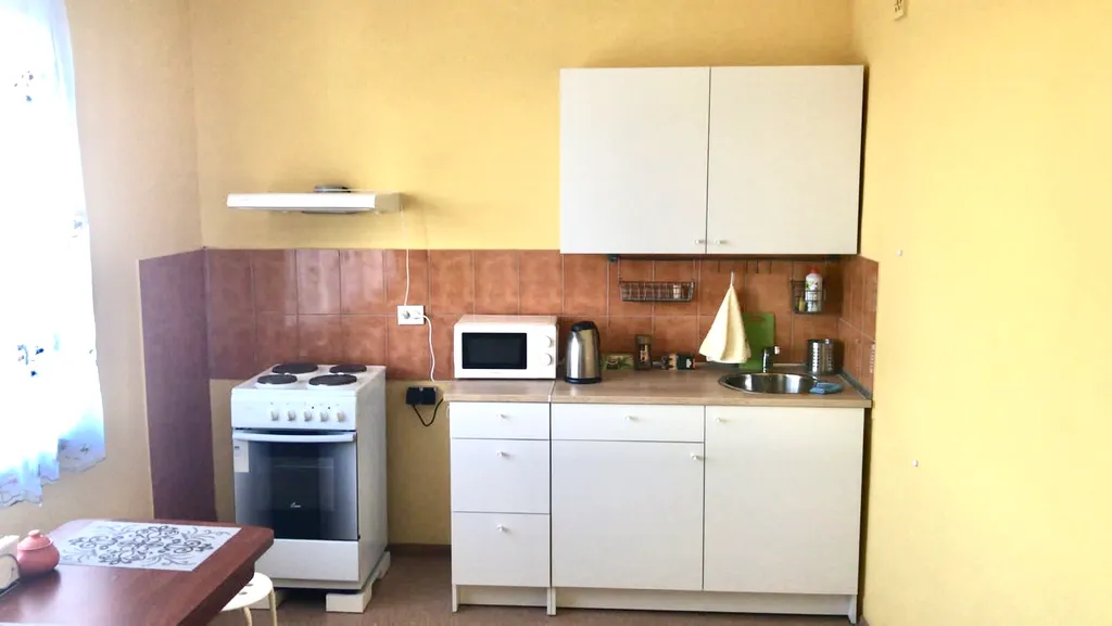 Сдается уютная однокомнатная квартира на последнем (11-м) этаже — аренда посуточно в Челябинск