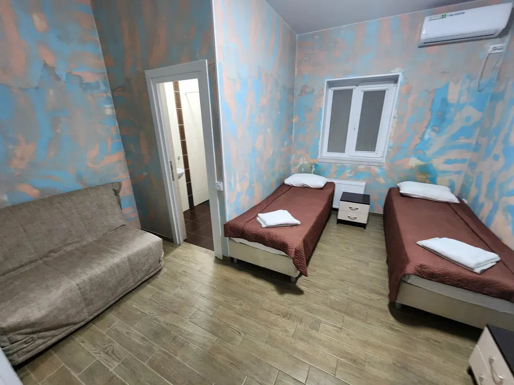 Квартира Стандартный номер с бассейном — аренда посуточно в Ейск