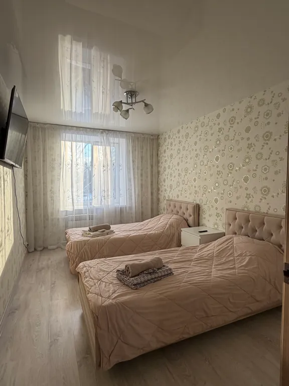 Просторная двухкомнатная квартира на набережной