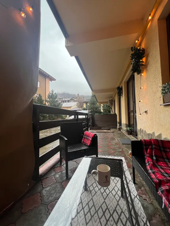 Апартаменты  с террасой с видом на горы в самом центре курорта Красная