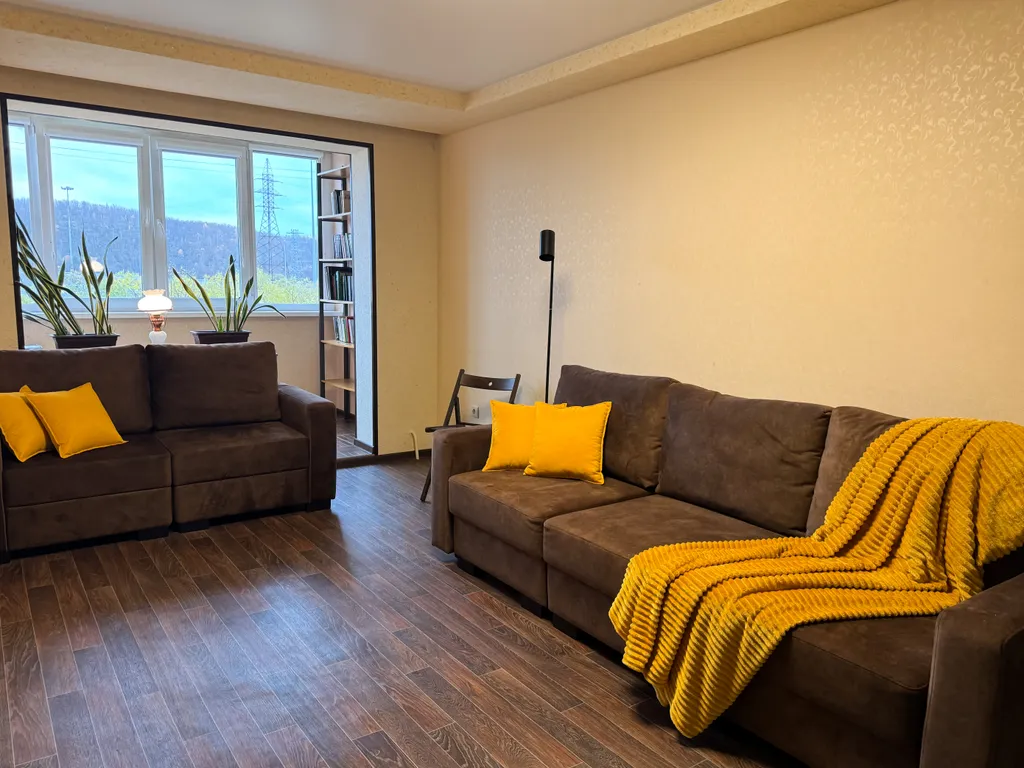 Просторная 3-комн. квартира на ул. Шабалина, 47 — аренда посуточно в Мурманск