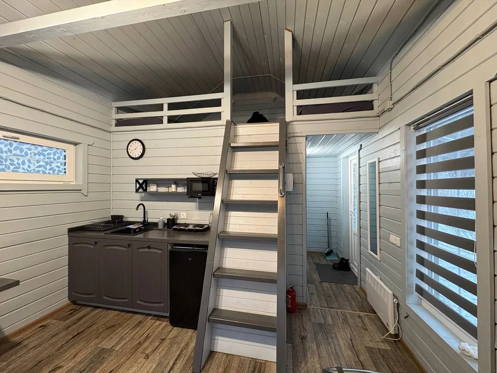 Дом с сауной на берегу реки