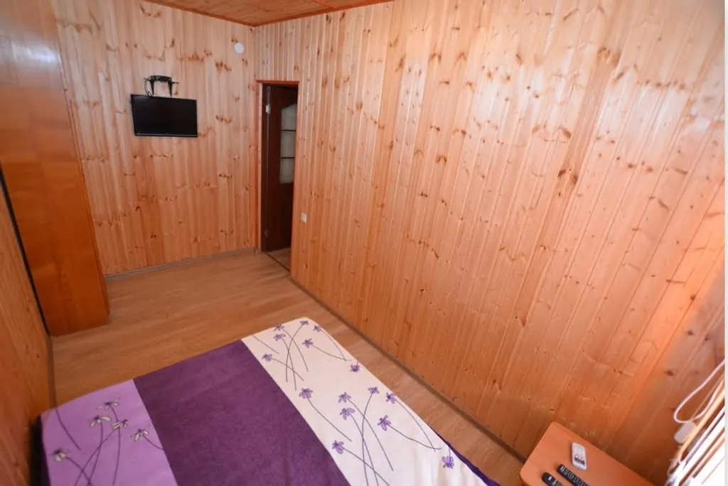 Двухкомнатная квартира с балконом на втором этаже #3