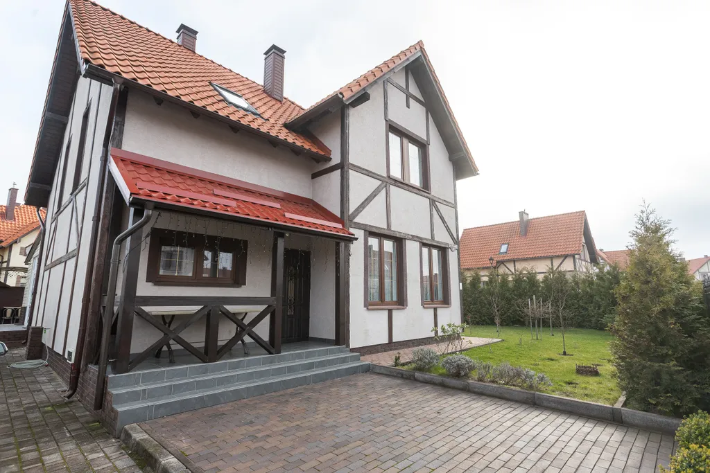 Дом с сауной и теплым бассейном