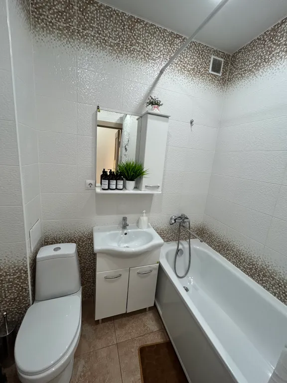 Современная, уютная квартира со своей закрытой парковкой во дворе