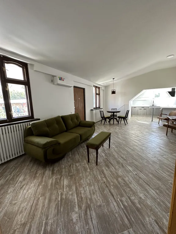 Мансардный этаж частного дома с большой террасой