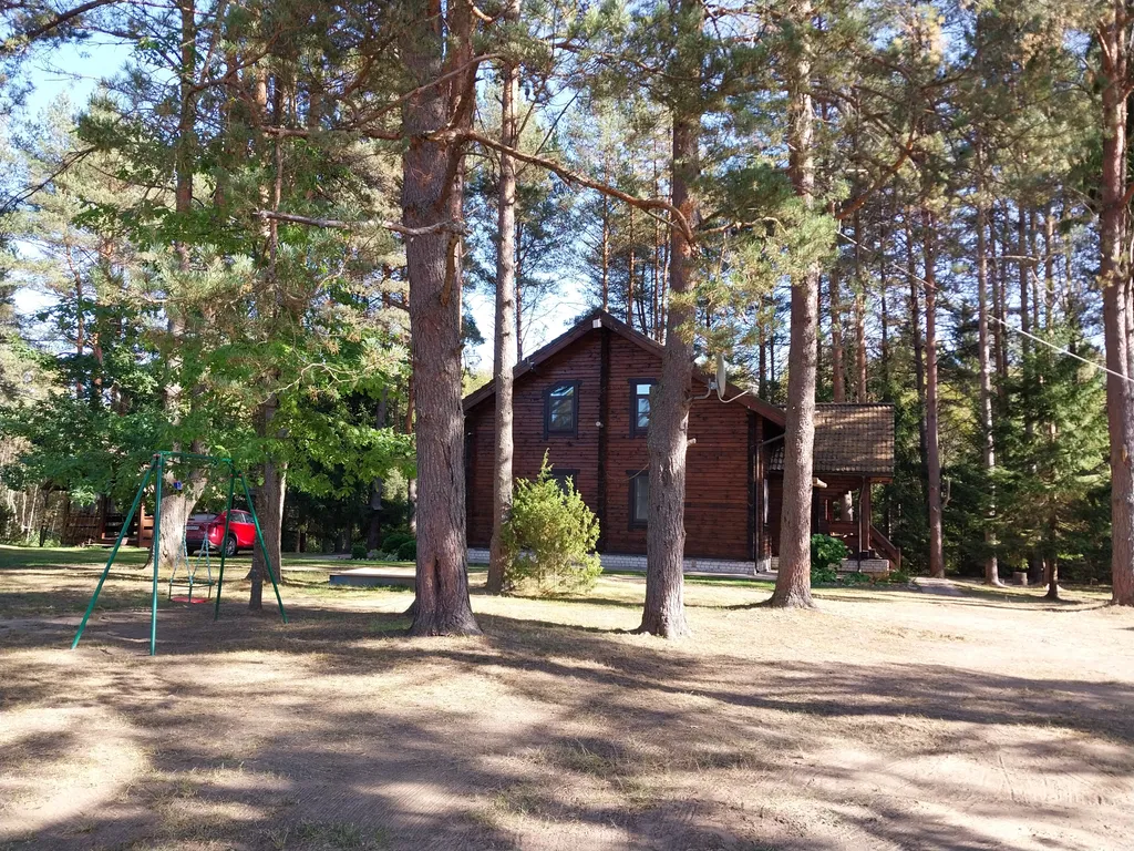 Котедж-дуплекс на берегу озера Глубокое