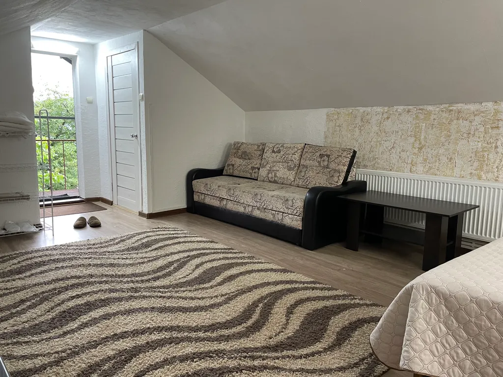 Частный дом в центре поселка