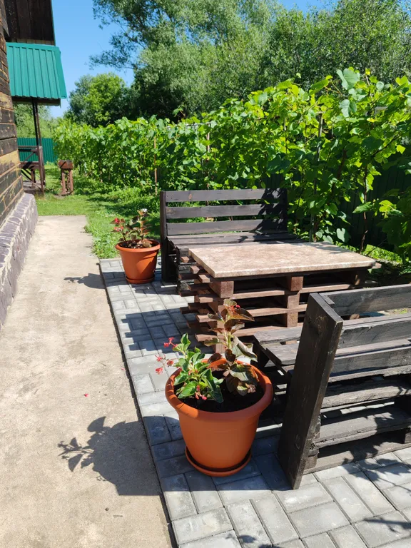 Первый этаж - студия в двух этажном доме