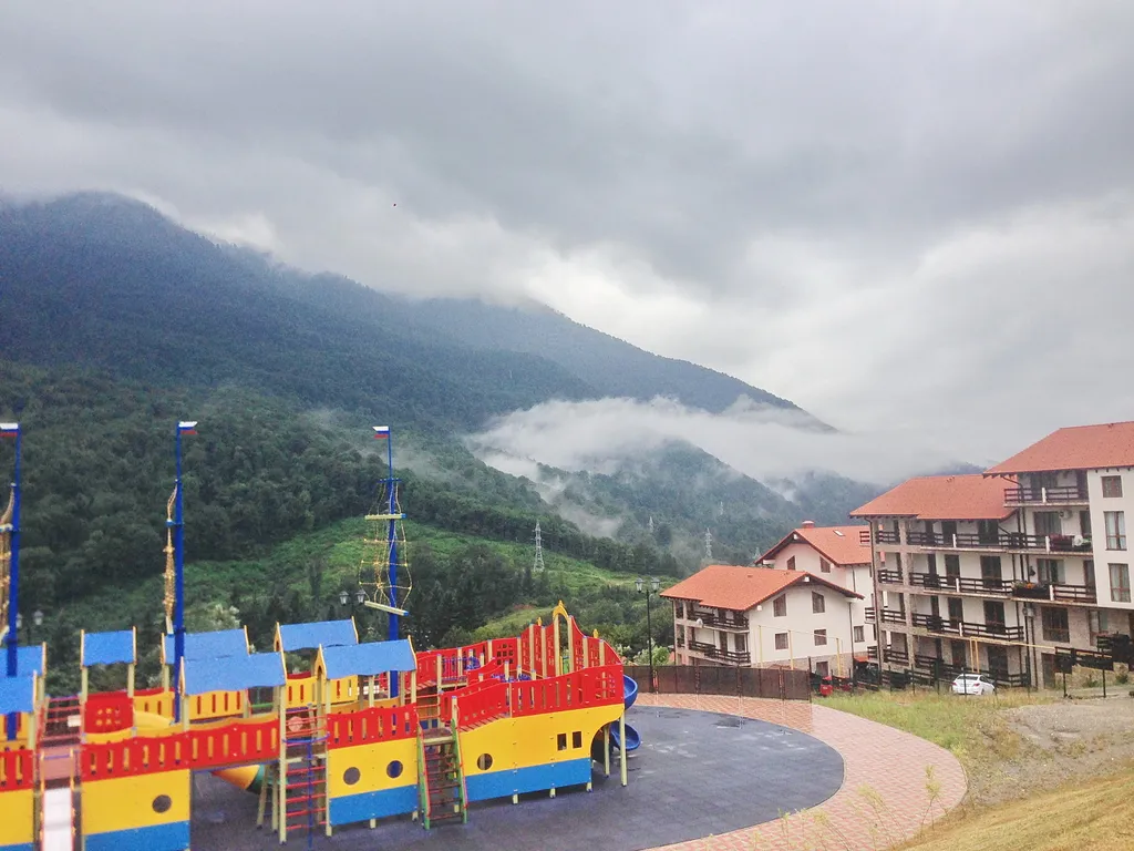 Улучшенная студия, ваша личная сцена с горными декорациями