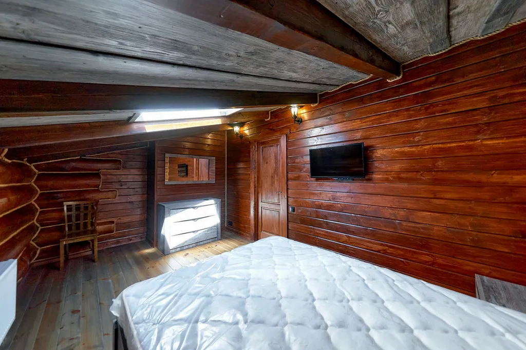 Шале с баней бассейном и видом на озеро