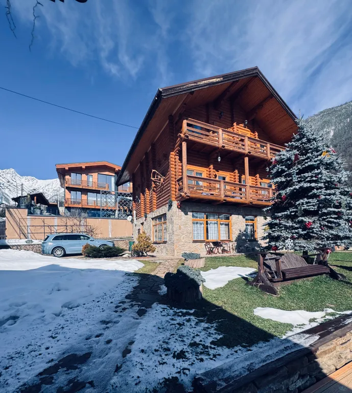 Уютный номер с видом на горы