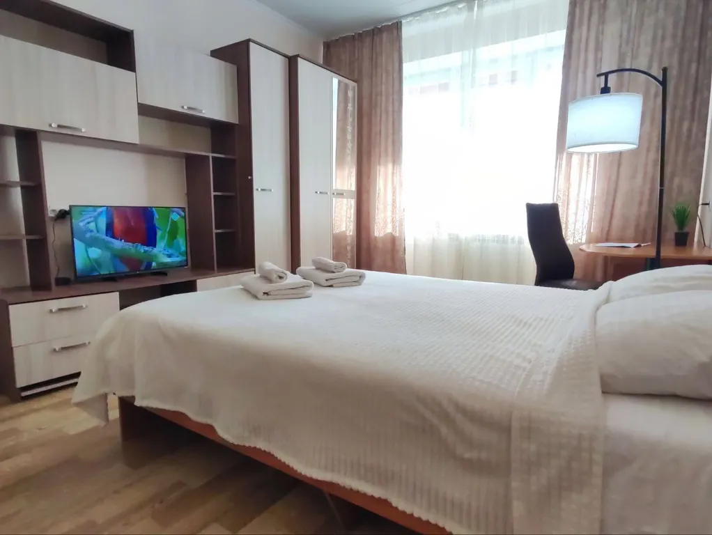 Уютнaя cветлaя квартира в центре рядом с парком Победы