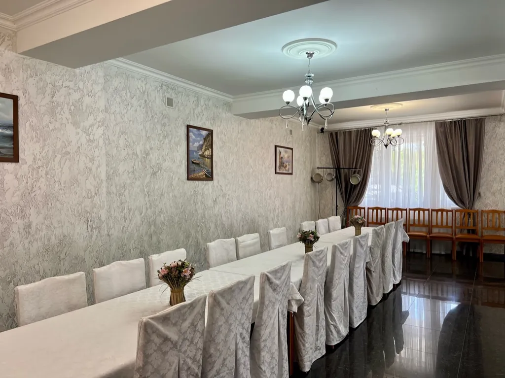 Дом с бассейном