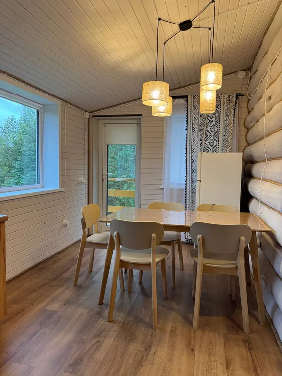 Дом на берегу озера