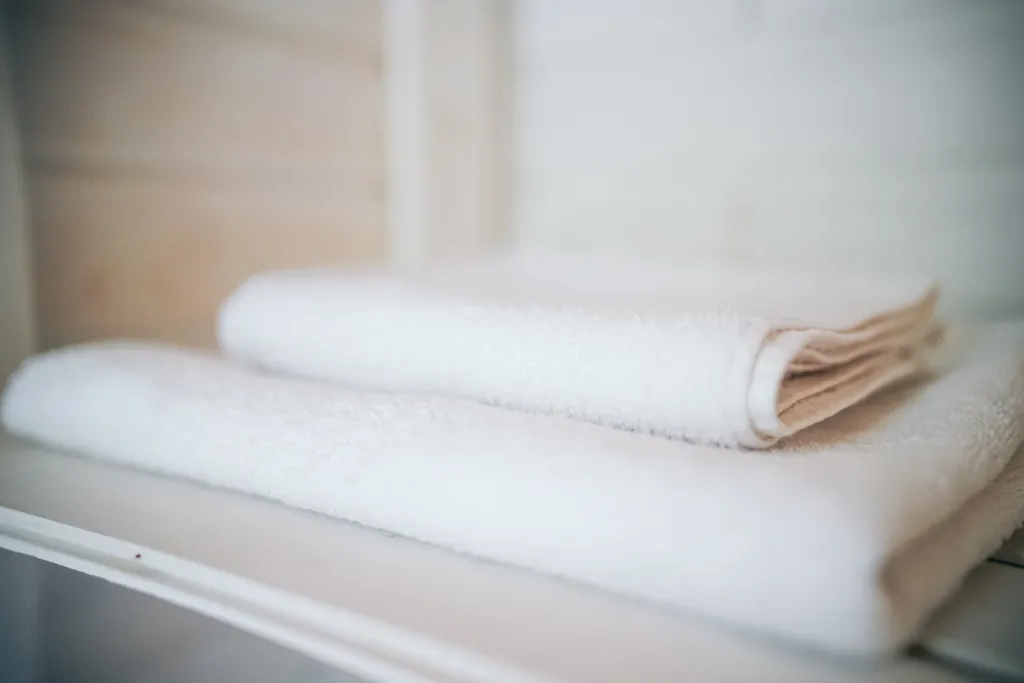 Уютный домик в лесу с террасой и беседкой