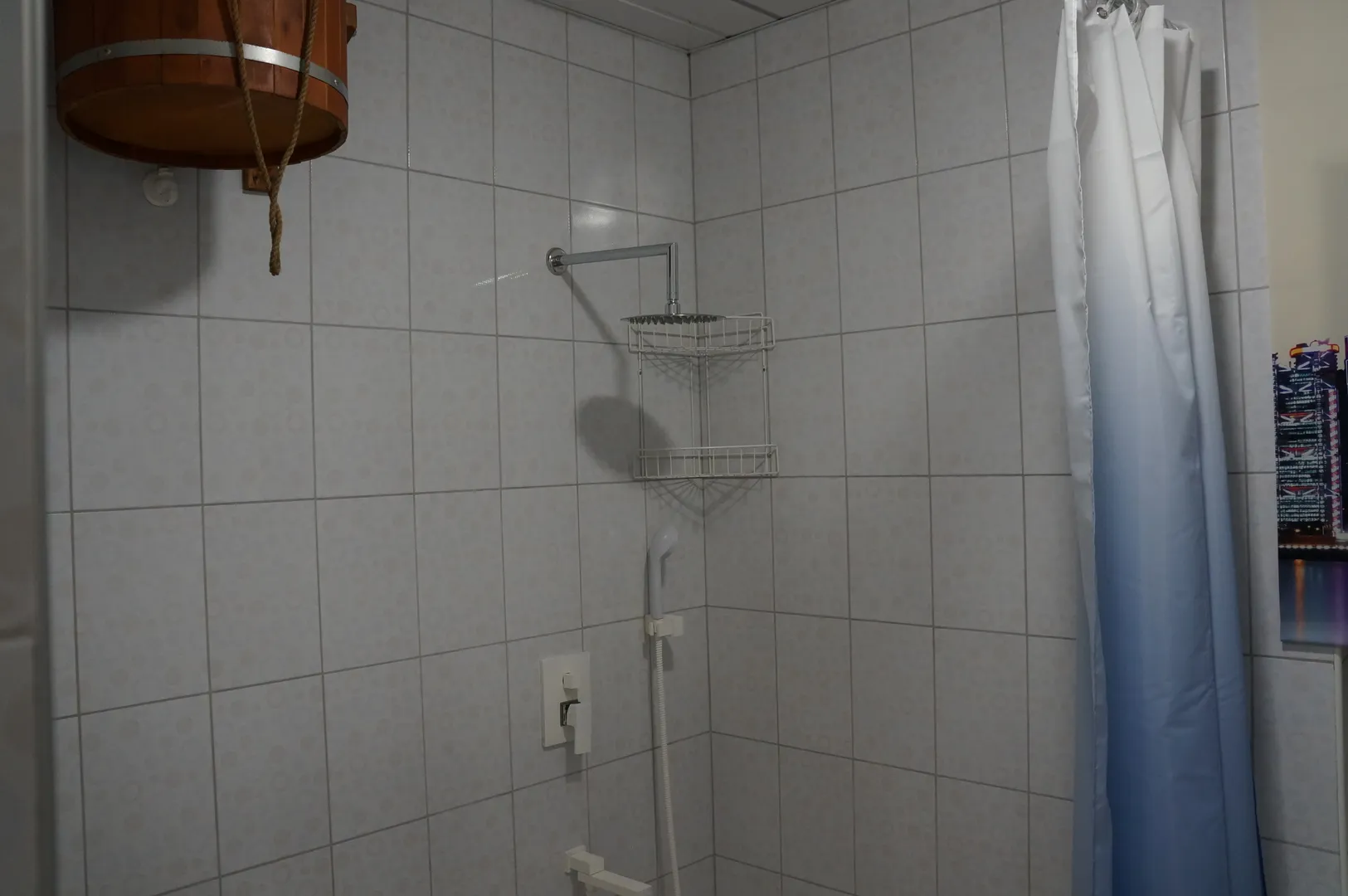 Ванная комната с обливным ведром