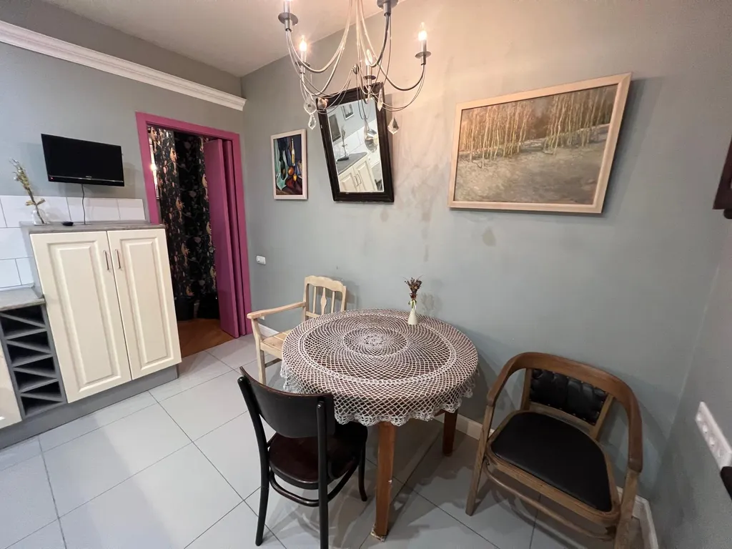 Квартира Трехкомнатная сталинка в центре — Минск