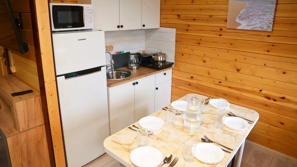 Эко коттедж с видом на море на 6 человек с отдельным двором