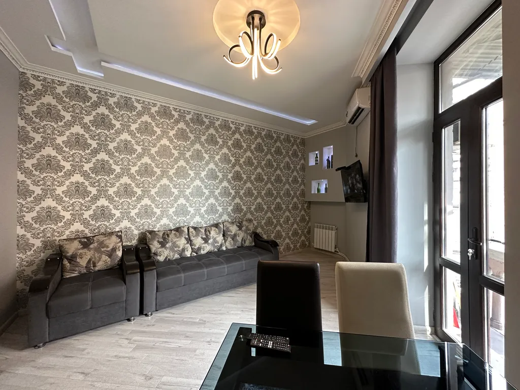 Уютная квартира с евро-ремонтом в центре город