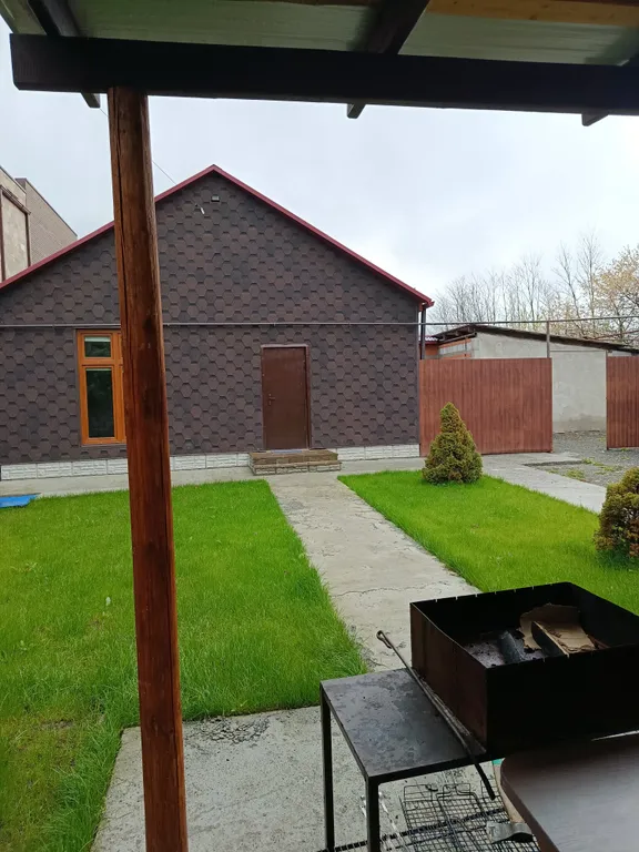 Коттедж Дом из двух комнат в зелёной зоне — аренда посуточно в Владикавказ