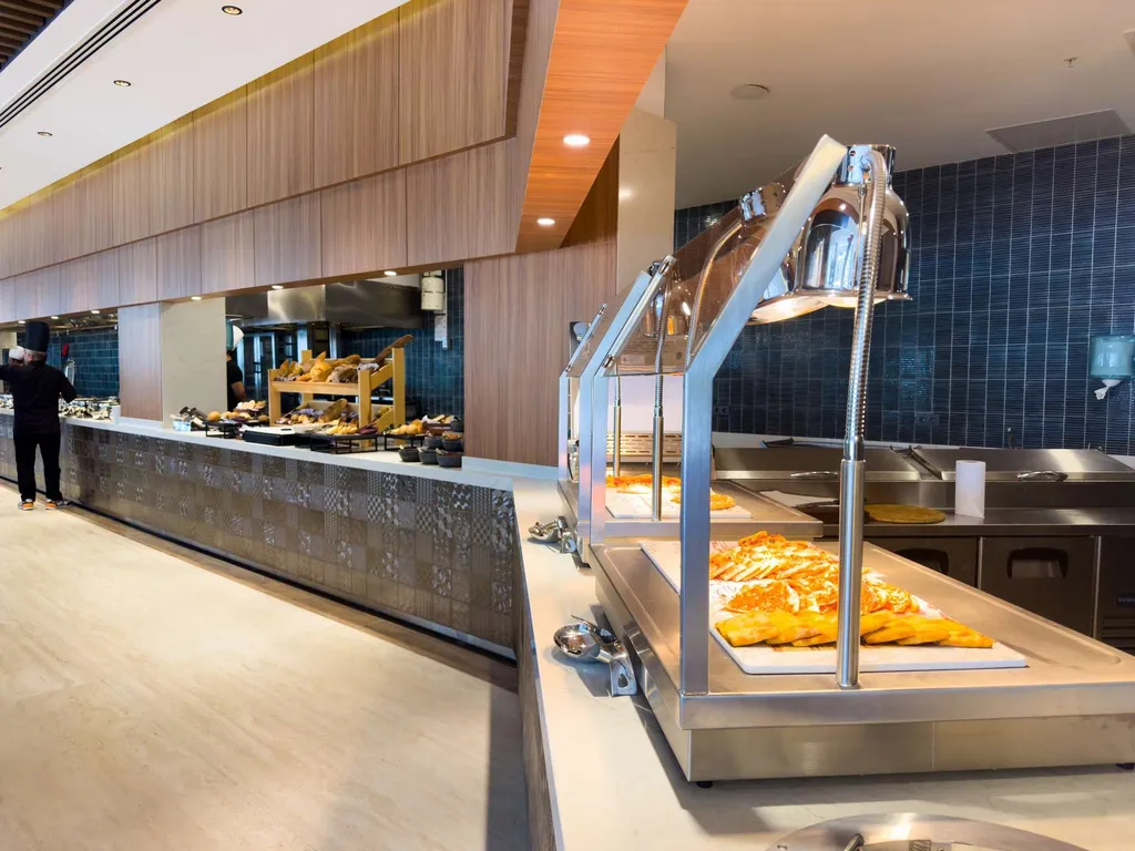 Апартаменты Azura World с видом на море, в комплексе 5 звезд