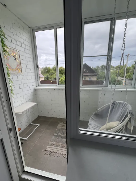 1-к квартира в новом доме с качелью