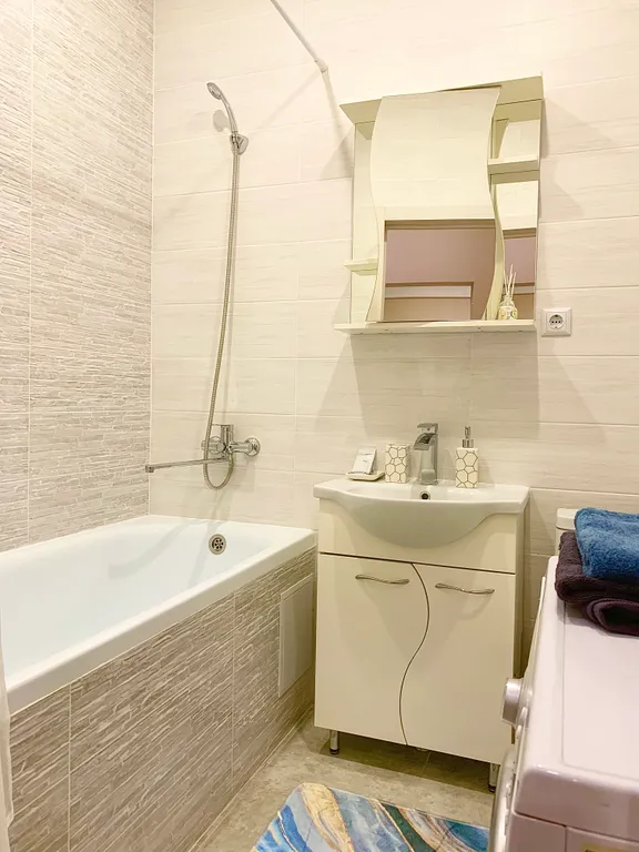 Свежая, уютная квартира с новым ремонтом