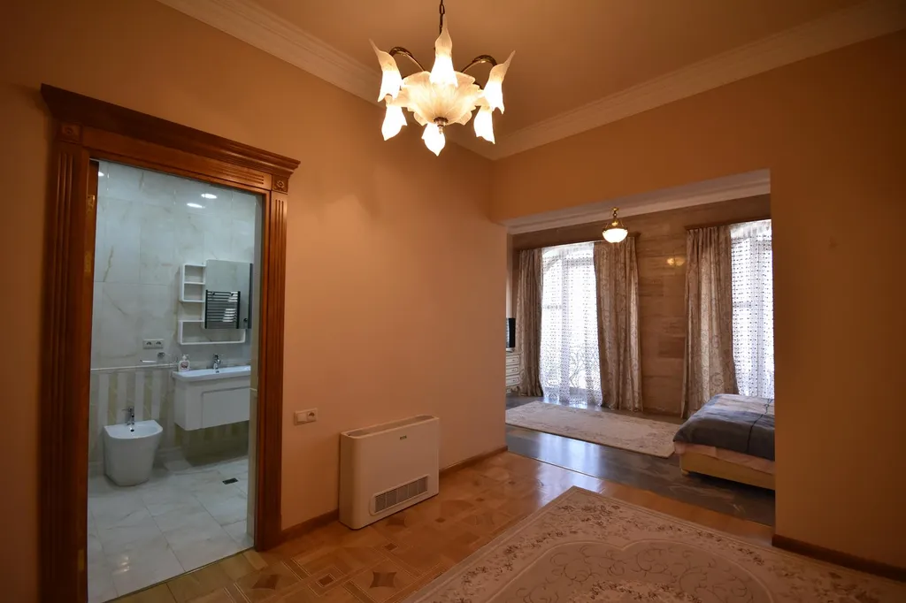 Шикарная вилла с 2-я бассейнами и джакузи