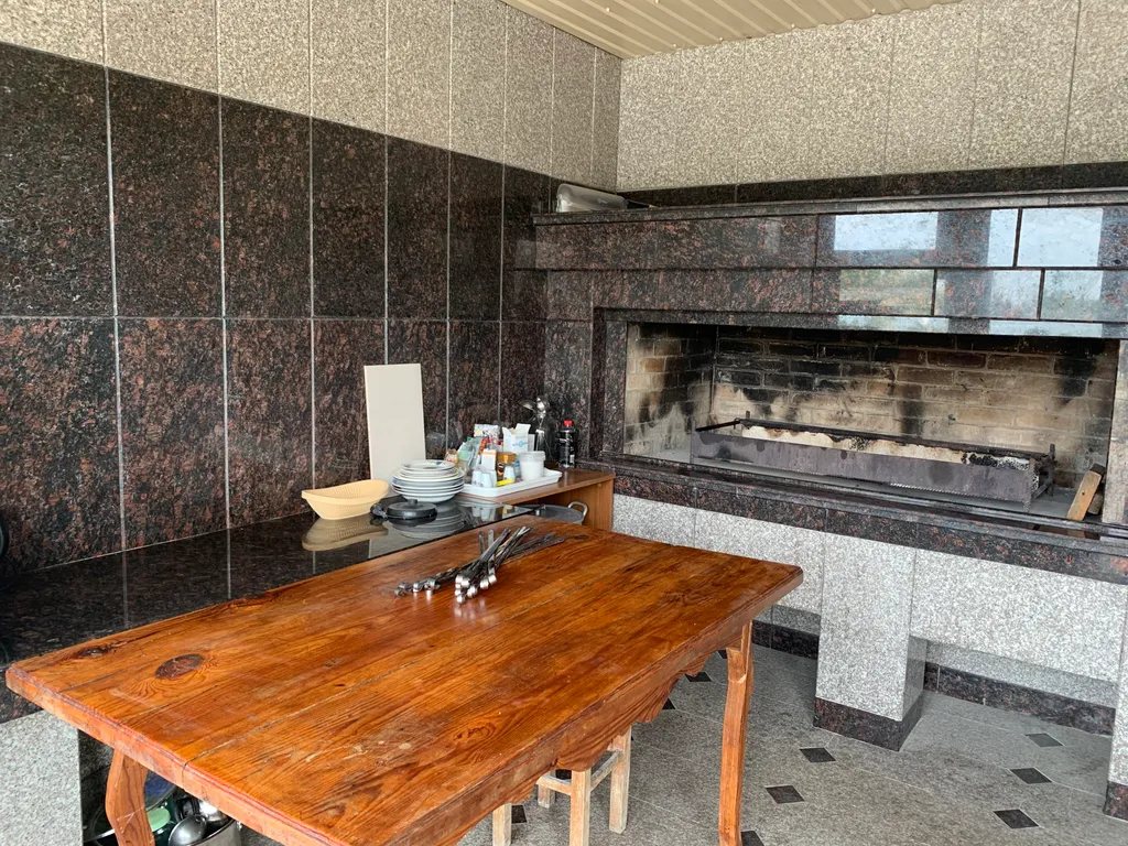 Загородный дом с бассейном