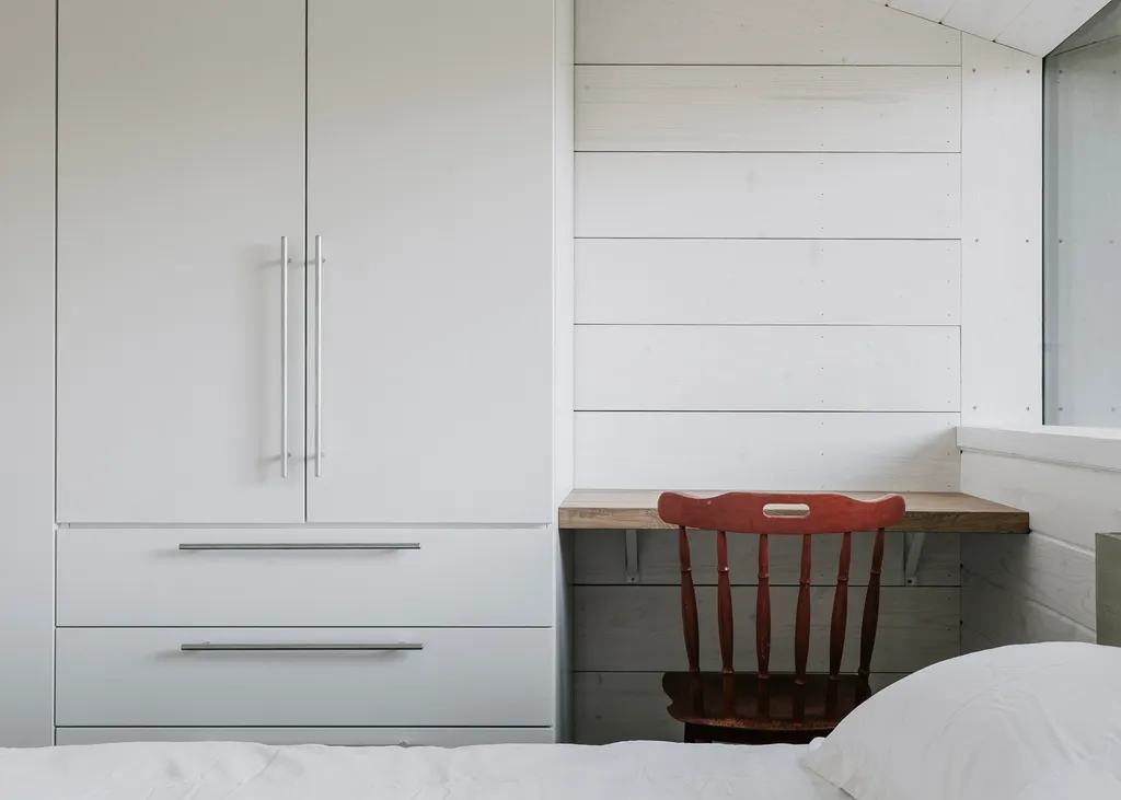 Загородный дом с террасой, баней и видом на лес