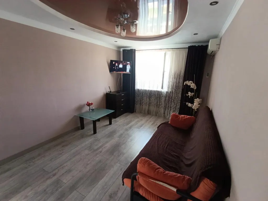 Двухкомнатная квартира в центре Феодосии