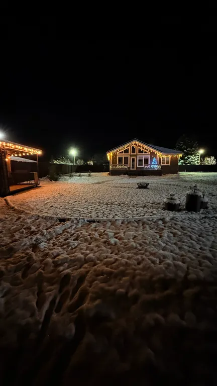 Уютный современный дом с террасой и банным чаном на участке 17 соток