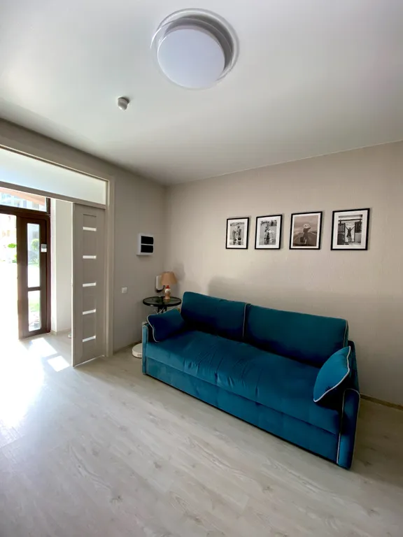 Семейная квартира с бассейнами