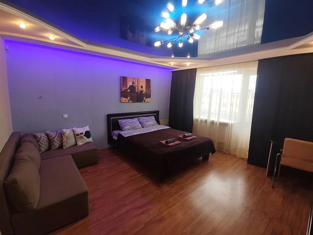 Трёхкомнатная квартира с раздельными комнатами двумя уборными и лифтом — аренда посуточно в Мурманск