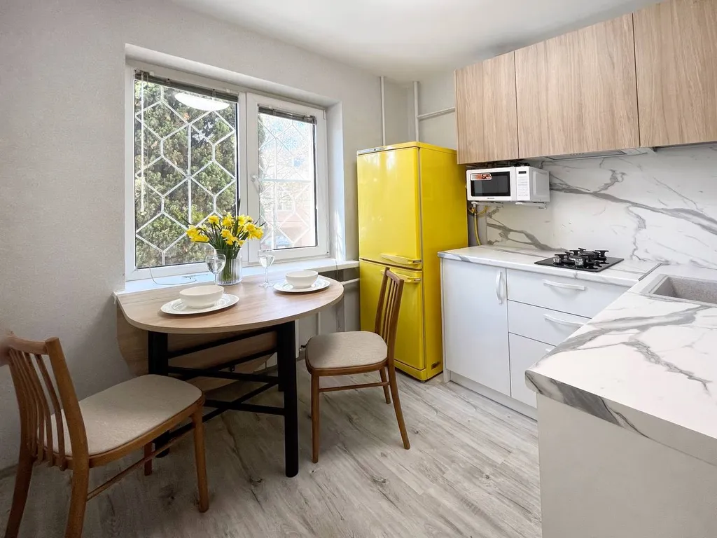 Однокомнатная у сквера в центре