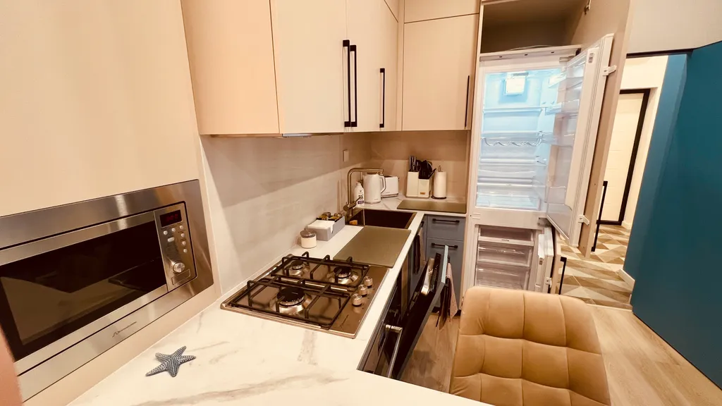 Квартира у моря с новым ремонтом, на первой линии